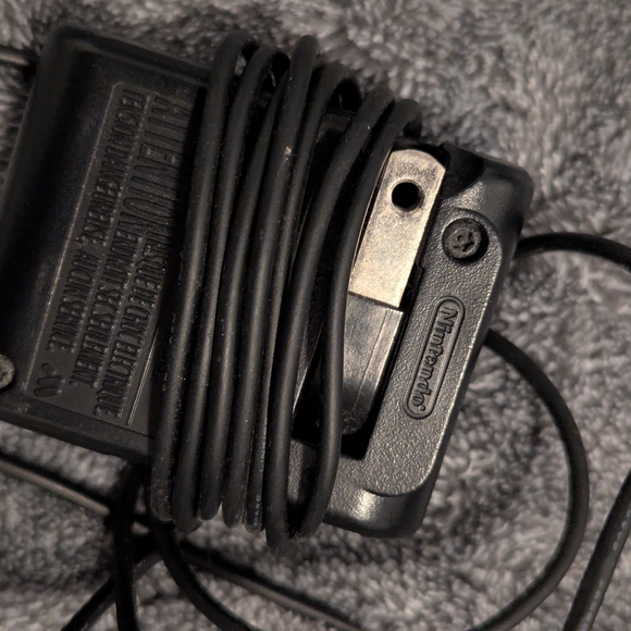 Nintendo Game Boy Micro With Original Charger - Picture 4 of 10